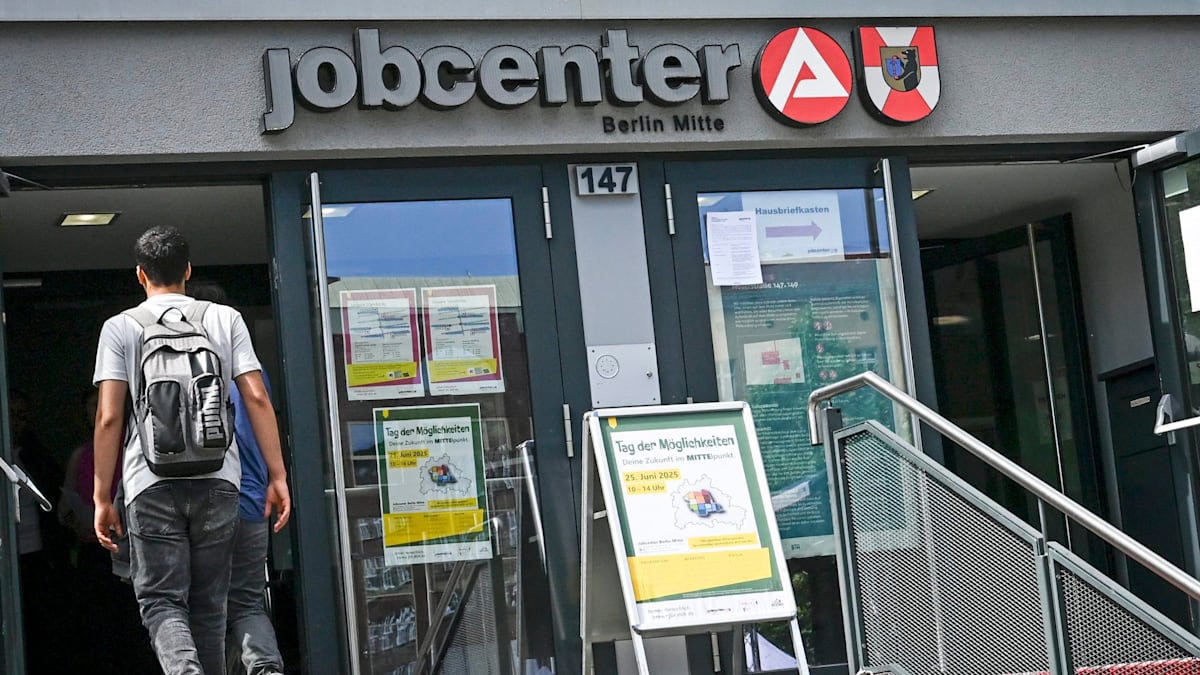 welt's tweet image. Bürgergeldkosten erreichen mit 41,5 Milliarden Euro einen neuen Höchststand to.welt.de/pWYy0fG