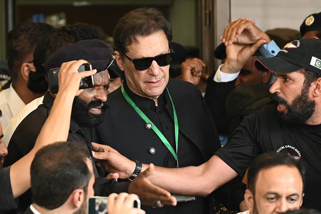 khan_Sania5's tweet photo. عمران خان کی 2025 میں پورے سال کے دوران بیٹوں سے صرف دو بار بات کرائی گئی ،رپورٹ🥹 https://t.co/VmPATSHA9g