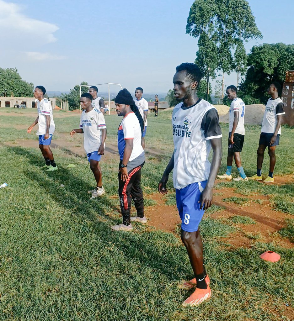 BuwamboUnitedFC's tweet photo. Week training session ahead of #Matchday14
#BuwamboUnitedFC https://t.co/ozTRye3A1K