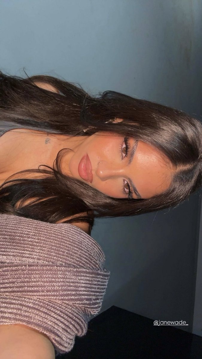 prettylikesza's tweet image. Shiii I would be obsessed with her eyes too light bright ns!! #HudaXNYFW