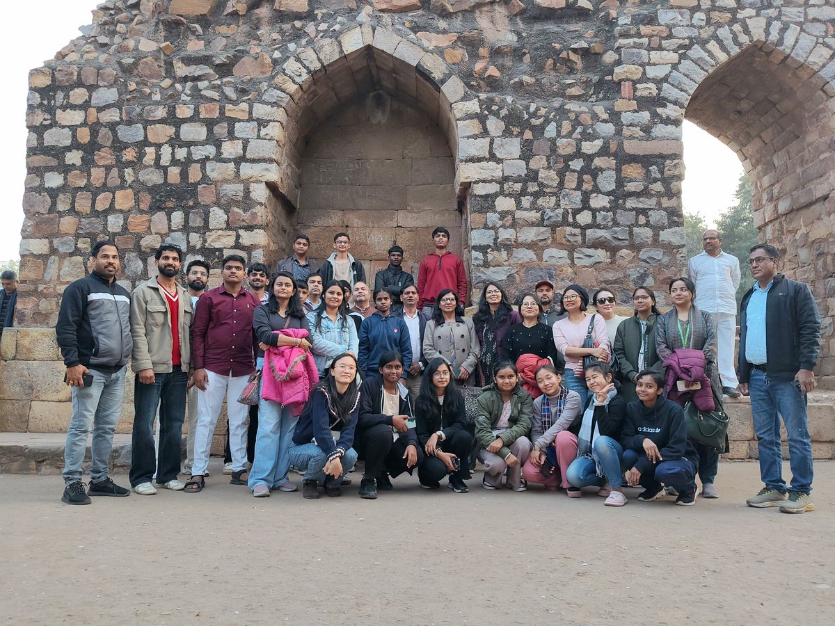 EdCIL_India's tweet image. As part of Pariksha Pe Charcha, students from different parts of India visited the historic Qutub Minar on Day 2, gaining insight into India’s rich cultural heritage and architectural legacy.

#parikshapecharcha2026 #ppc2026 #examwarriors