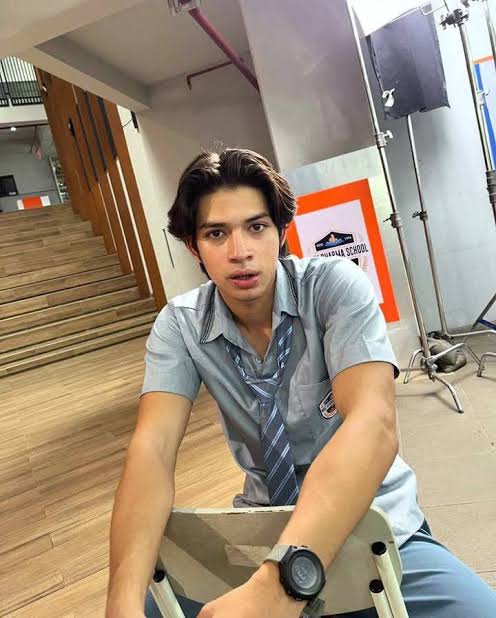 please, siapa juga yg obses sama cowo soukor. kita punya om duta, dikta, ada juga fattah syach, andy william, arya mohan, oliver Robert, tetangga gw mas nanda juga syakeeep wkwk