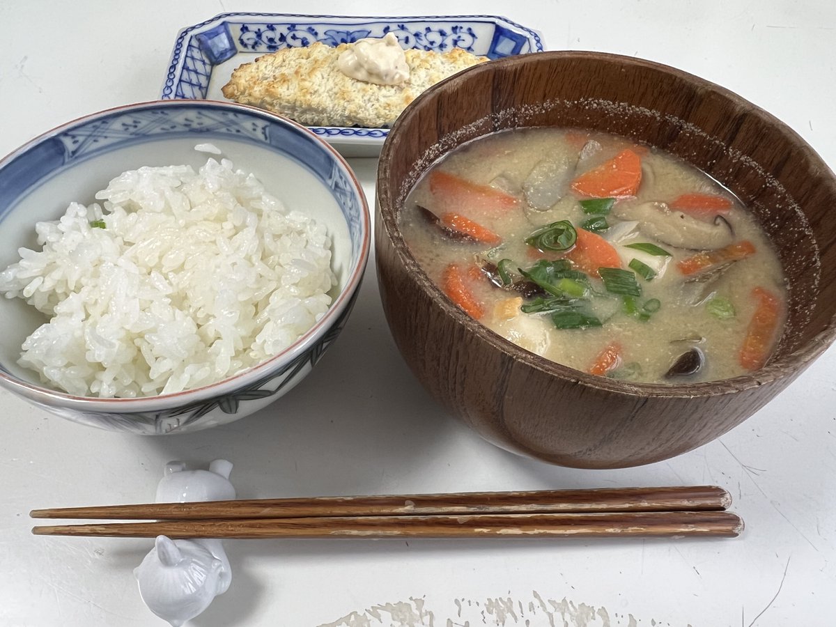 さて冷凍白身魚フライでもノンフライヤーするか
ノンフライヤーした