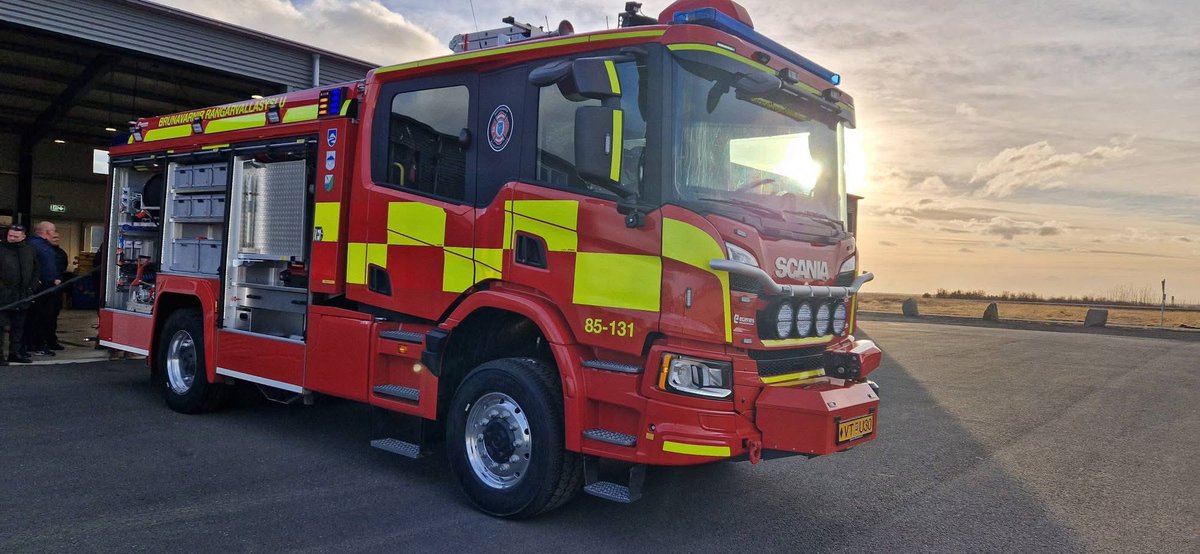 #jeudibestiole

Direction l’ 🇦🇽    avec ce <a href="/ScaniaFrance/">Scania France</a>  P500B 4x4 carrossé par  #egenesBranntekknik pompe <a href="/RosenbauerGroup/">Rosenbauer Group</a> 3500 l/10 b et 400 l/40b.
Cuve 3000💦et 200🫧
Canon de toit 3500l et un canon de pare choc 1800l
Cabine 6 🧑🏻‍🚒avec sièges #bostrom.