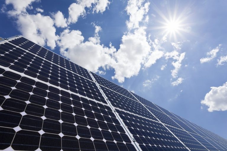 Este martes 10 de febrero, #Cuba 🇨🇺 alcanzó su mayor generación fotovoltaica hasta la fecha, al superar los 800 megavatios al mediodía.
#CubaEstáFirme #CubaVencerá