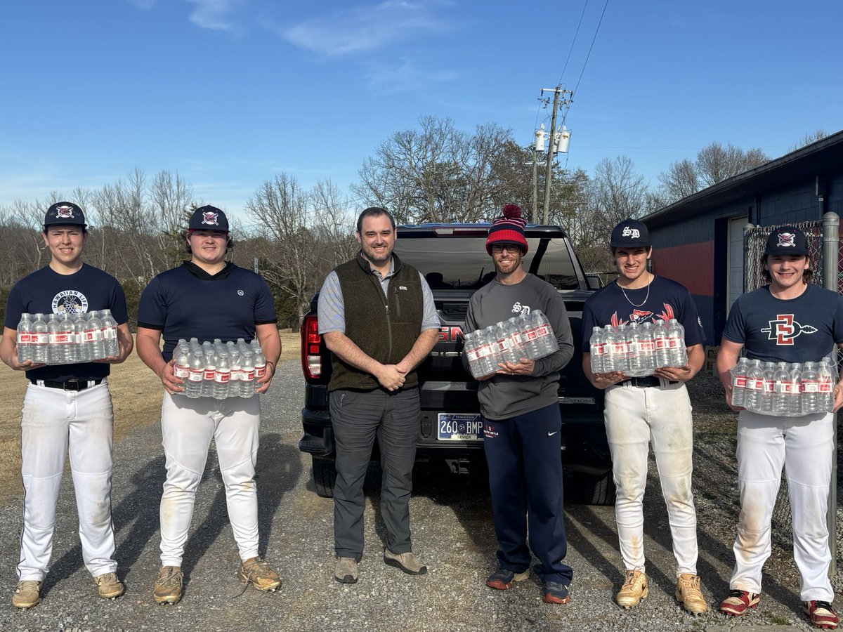 SDbaseballKees's tweet image. Huge thank you to Farm Bureau and @pesty15 for supplying waters and new helmet decals for this upcoming season!! #WeAreSouthDoyle #SouthKnox