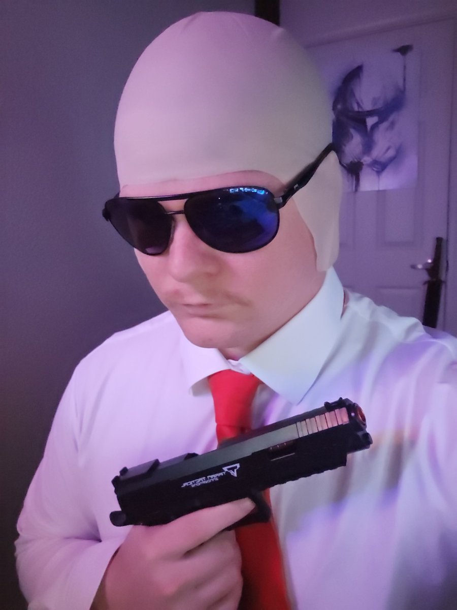 MelonMedic's tweet photo. Late night "HITMAN WOA" stream coming at y'all with Special Agent Temu at 2000 (8 PM) CST tune in at https://t.co/eLOAdY9Ygj 
#hitman #twitch #gaming https://t.co/63wRKf0Y5S