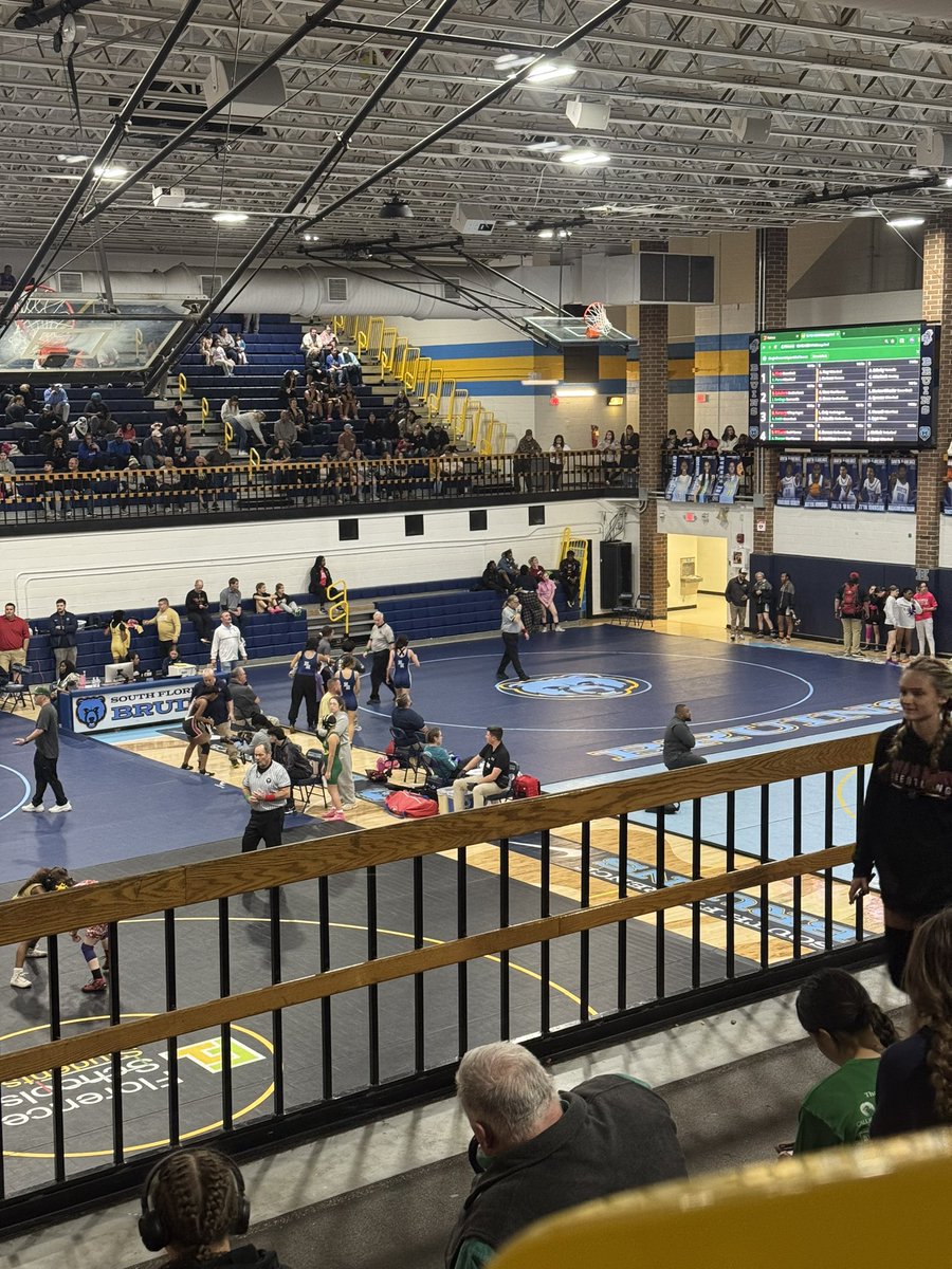 wrestlingLR's tweet photo. Great 1st Day on the mat for your Lady Wrestlers!! All advance to DAY 2 ! All hopeful to advance to state tournament!! Seniors KC & Nyla both (1-1) on the day, So. A. Ferguson (0-1) on the day ! #TenaciousAnimals https://t.co/iNSPRIUPJ4