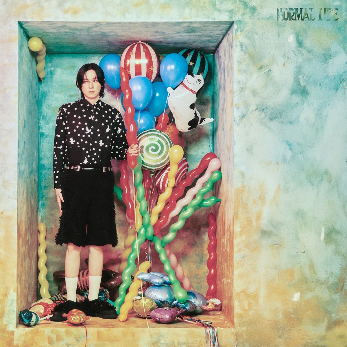 imbcenews's tweet image. 싱어송라이터 블라, 평범함의 새로운 정의 내린다 'Normal Life' 
#싱어송라이터 #블라 #blah #NormalLife #앨범발매  
#타이틀곡 #Youth #음원발매 #EP4집 #iMBC연예 

타이틀곡 'Youth'는 이상을 좇아 스스로를 가꾸는 과정을 솔직하게 받아들이는 순간을 담은 곡으로, 블라 특유의 섬세하면서도