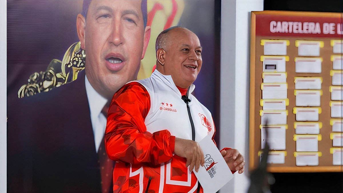 Con una carga de profunda emoción patriótica y el espíritu de victoria que lo caracteriza, el programa «Con el Mazo Dando» arriba hoy a su 12º aniversario consolidado como el faro de lealtad y coherencia absoluta con el legado del comandante Chávez.

Durante más de una década,