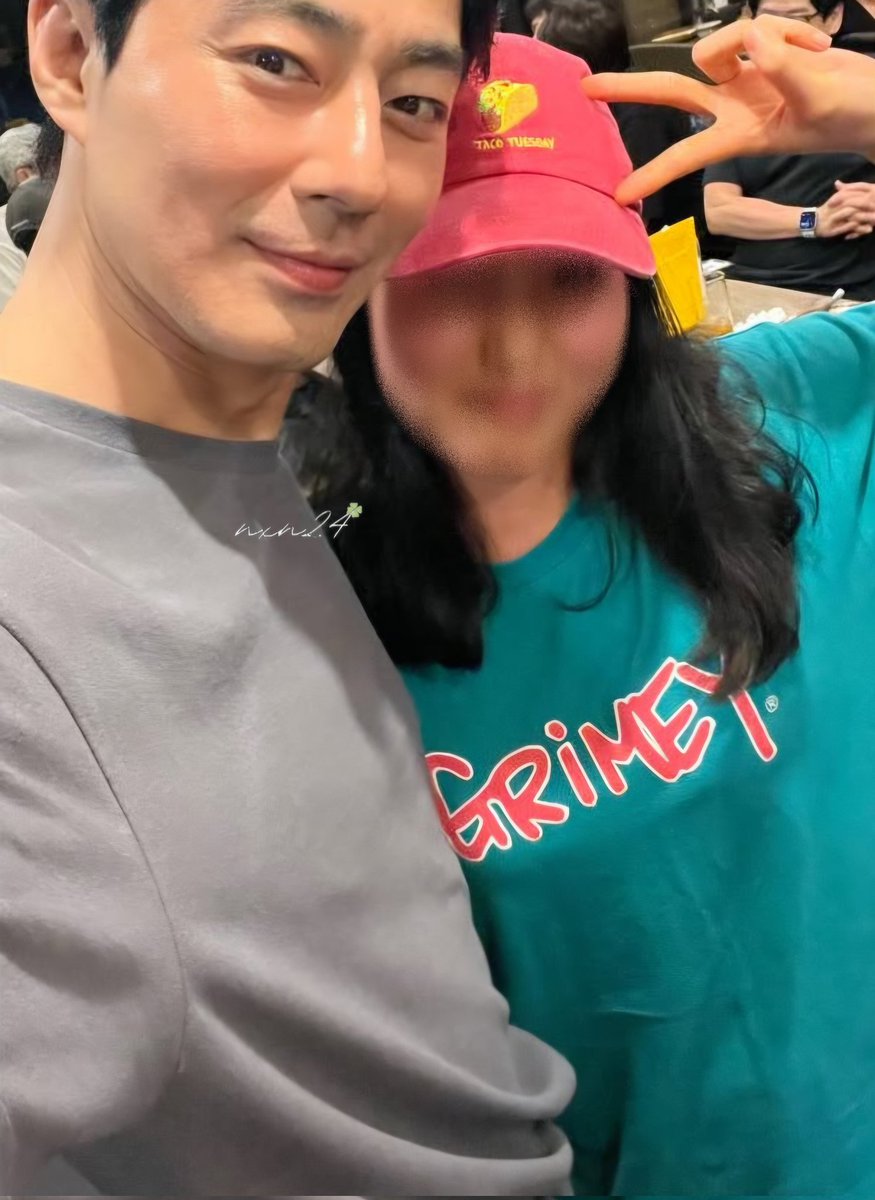 monteaforsure's tweet photo. Found this on the HUMINT team's post. Looks like it might be from after they wrapped in Thailand. Jo In-sung is wearing the same shirt he had on when heading back to Korea that night 👀✈️
#HUMINT #휴민트 #KMovie
#Zolnsung #Jolnsung #조인성 https://t.co/X3hcfj4pmG