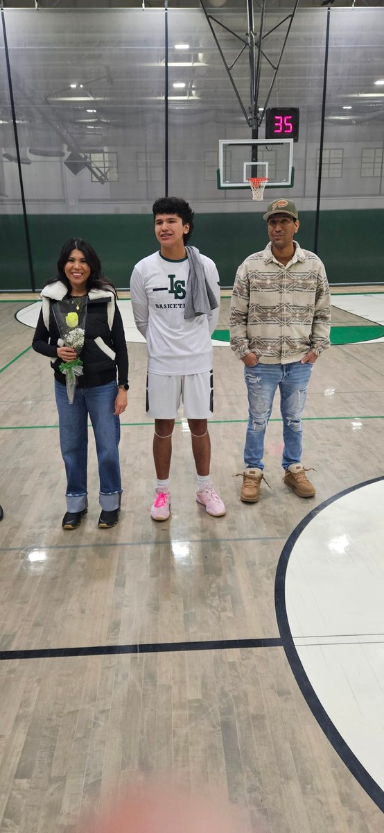 Lake Shore bball tweet media