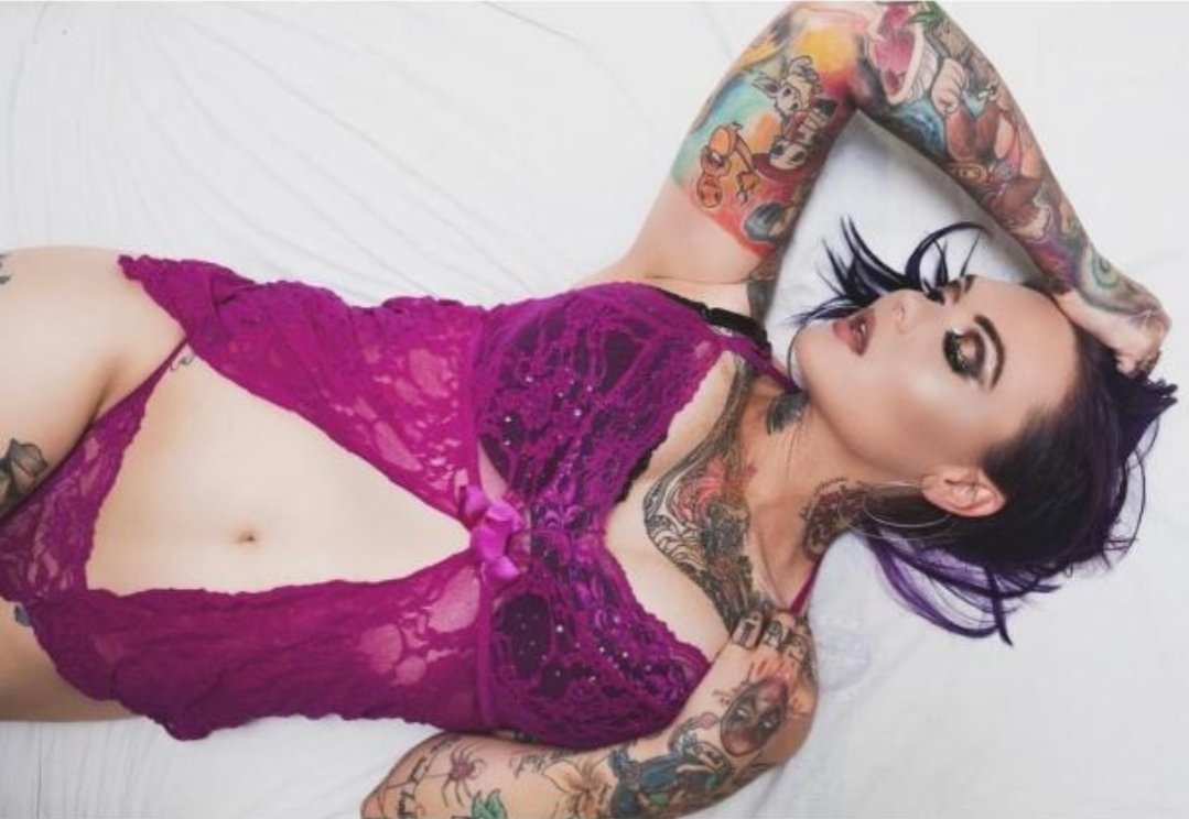 indica_batz's tweet photo. I have so many new photos on hold for publication release&amp; I can't share anything until after Valentine's Day so here's a throwback of one of my favorite Valentine's shoots from 2017 to get ya y'all in the mood 💕 💋🥀 #indica_batz666 #Valentinesday #InternationallyPublishedModel https://t.co/CzozYWnwZu