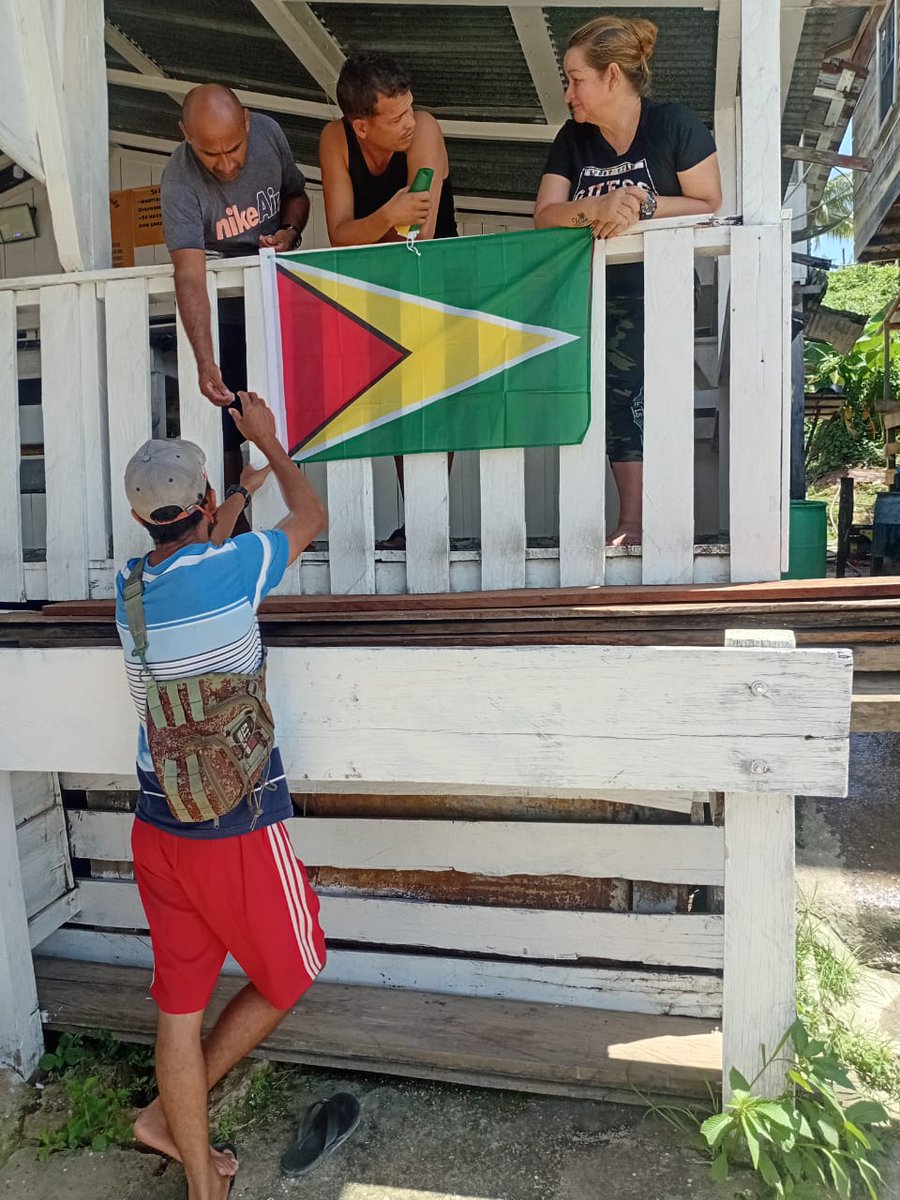 MiMapaDeGuyana's tweet photo. Para mis panas venezolanos 🇻🇪🤝🇬🇾
Guyana siempre ha sido un vecino respetuoso. El Esequibo ha sido parte de Guyana por generaciones, definido por el derecho internacional y manejado en paz desde hace más de 100 años (sí, más viejo que el Wi-Fi 😅). Guyana no es amenaza para nadie: creemos en diálogo, respeto y vivir tranquilos lado a lado.
La región gana más con cooperación que con show y pelea. Paz primero, panas. #VenezolanoConConciencia #HablandoClaro #ElEssequiboEsDeGuyana #MiMapa #esequibo #esequibodevenezuela #esequibodeguyana #venezuela #guyana #fanb @AntroCanal @yvangil @dhernandezlarez @EsequiboOficial @unidadvenezuela @PrensaFANB @GnbGaranteDePaz @PresidencialVen @MariaCorinaYA @ReunificaORG