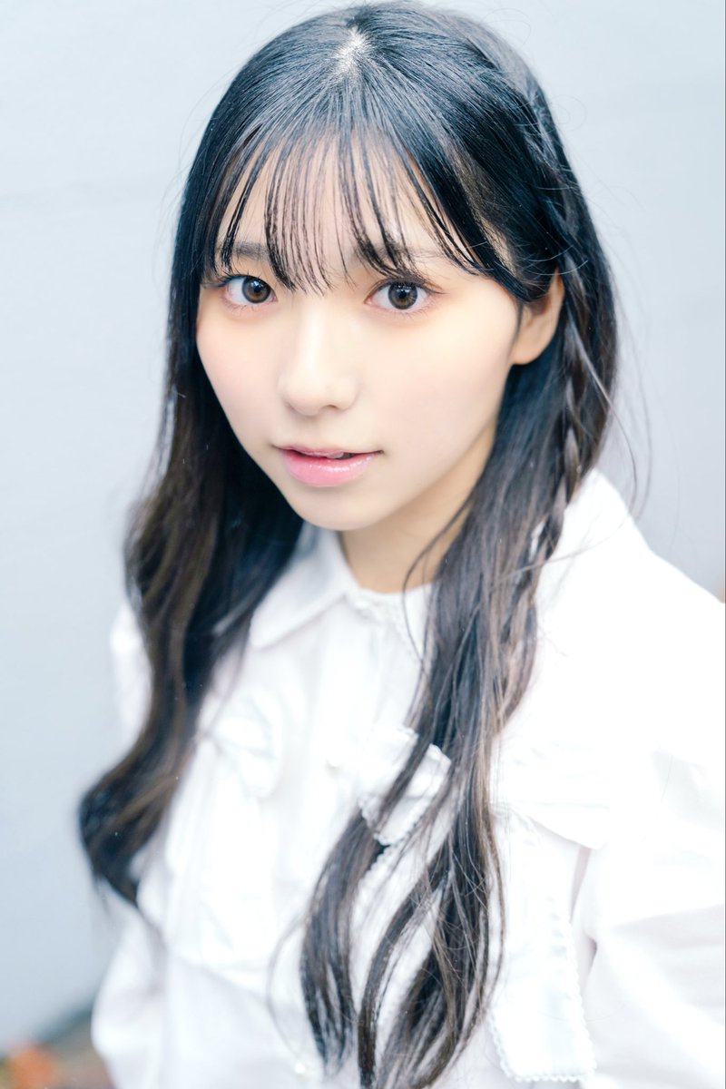 shino_sukiiro's tweet photo. 初めまして🌿

透色ドロップ6期生 として加入させていただくことになりました、佐藤 詩乃(さとう しの)です^..^♩

ずっと大好きで憧れていたアイドルという夢をこの透色ドロップで叶える事ができて、とても幸せです。

温かく見守っていただけたら嬉しいです。
これからよろしくお願いいたします🐈‍⬛⟡ https://t.co/I1f1xFkLFx