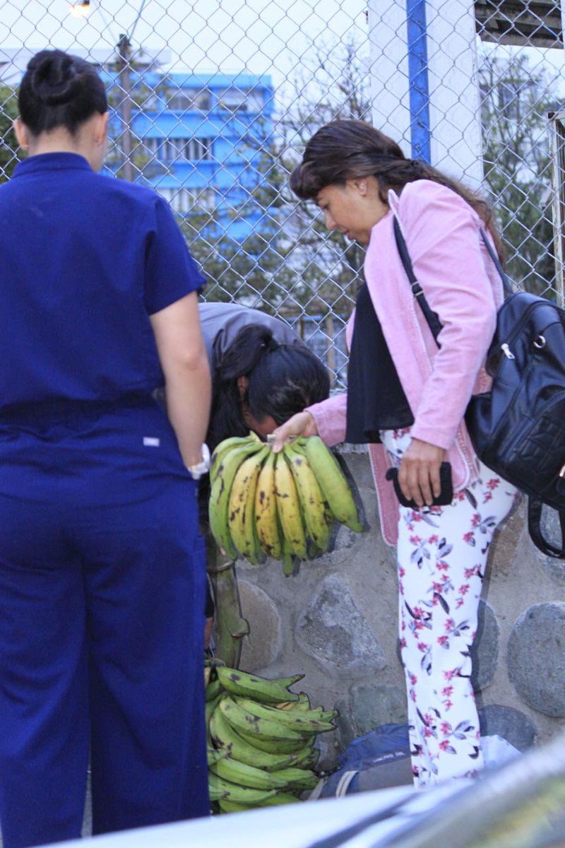 Amigos recuerden que mañana, jueves 12 de febrero, don Luis nuevamente llegará de Tiwinzta a #Cuenca para vender sus productos afuera del hospital Vicente Corral Moscoso.