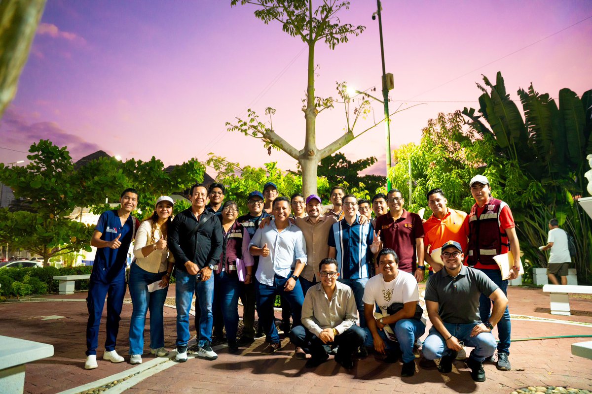 pabloandrego's tweet photo. En territorio seguimos sumando más negocios a la Tarjeta Joven, en coordinación con la Secretaría de la Juventud y con la visión de nuestra gobernadora @EvelynSalgadoP . Más oportunidades para las y los jóvenes de Guerrero. https://t.co/JbICebvdDb