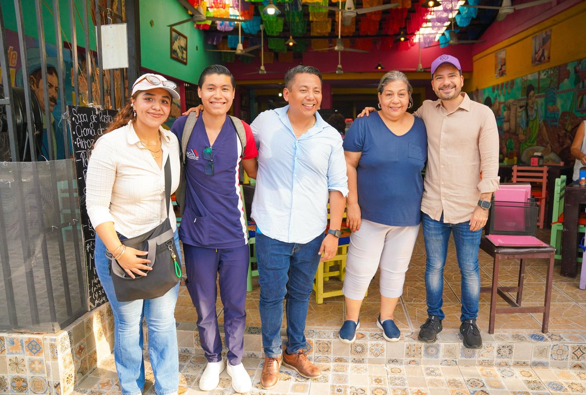 pabloandrego's tweet photo. En territorio seguimos sumando más negocios a la Tarjeta Joven, en coordinación con la Secretaría de la Juventud y con la visión de nuestra gobernadora @EvelynSalgadoP . Más oportunidades para las y los jóvenes de Guerrero. https://t.co/JbICebvdDb