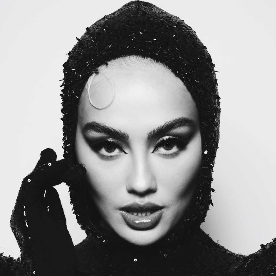 AGNEZ MO updates her Instagram profile picture.