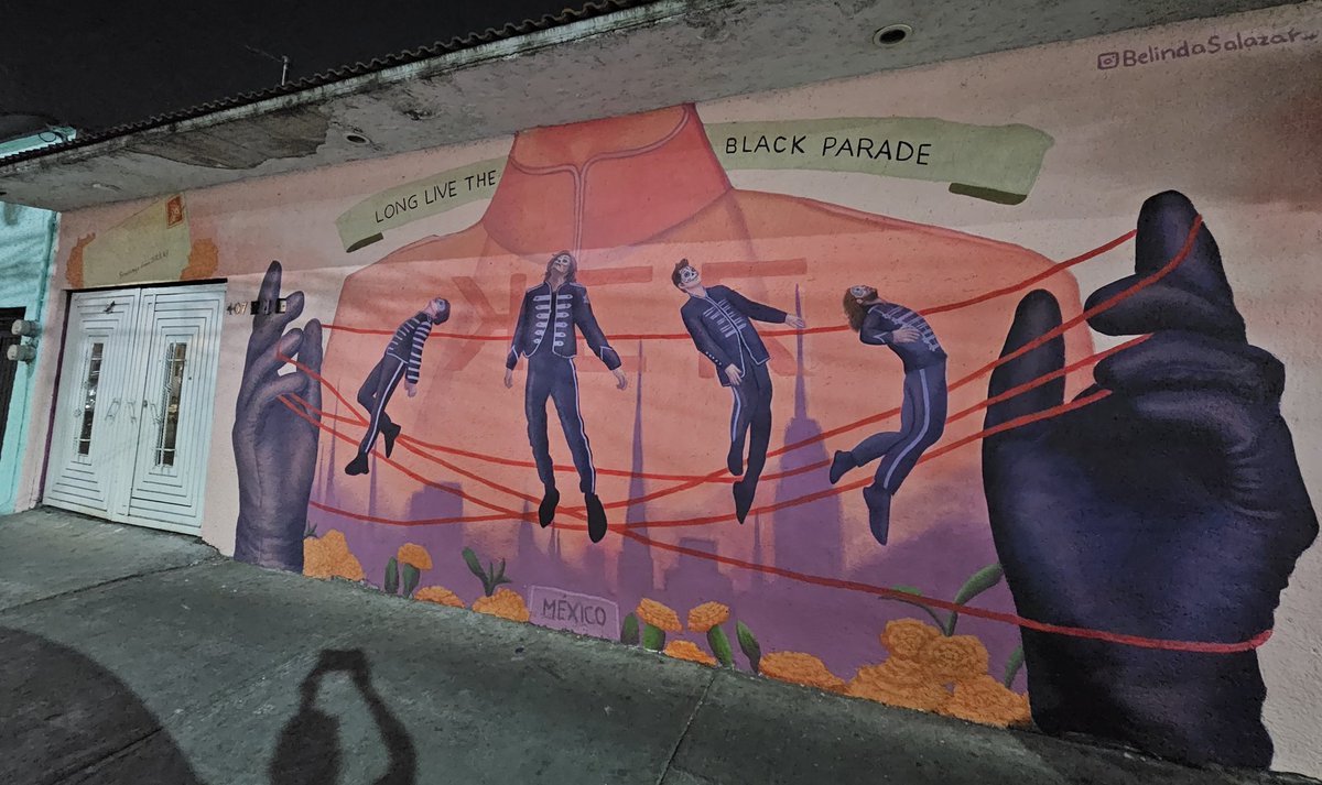 DeyanRmz's tweet photo. El mural de My Chemical Romance que se rifó Belinda Salazar en Colonia Puebla, CDMX... 👌
@MCRofficial #mychemicalromance #MCRMEXICO https://t.co/RR3xqL7YL5