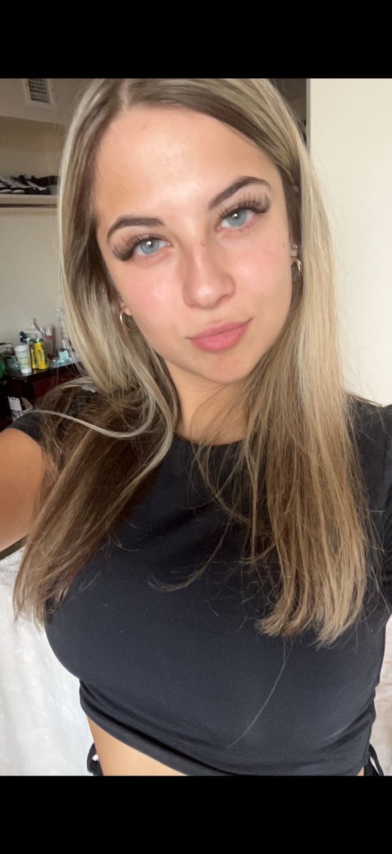 Findom Goddess Lily 💅🏻 tweet media