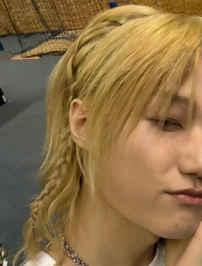 jongseob iconic hair