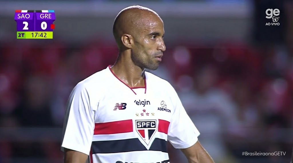 BagrescoreBr's tweet image. Rapaz o Lucas Moura emagreceu mesmo eu achei que estavam de zoação