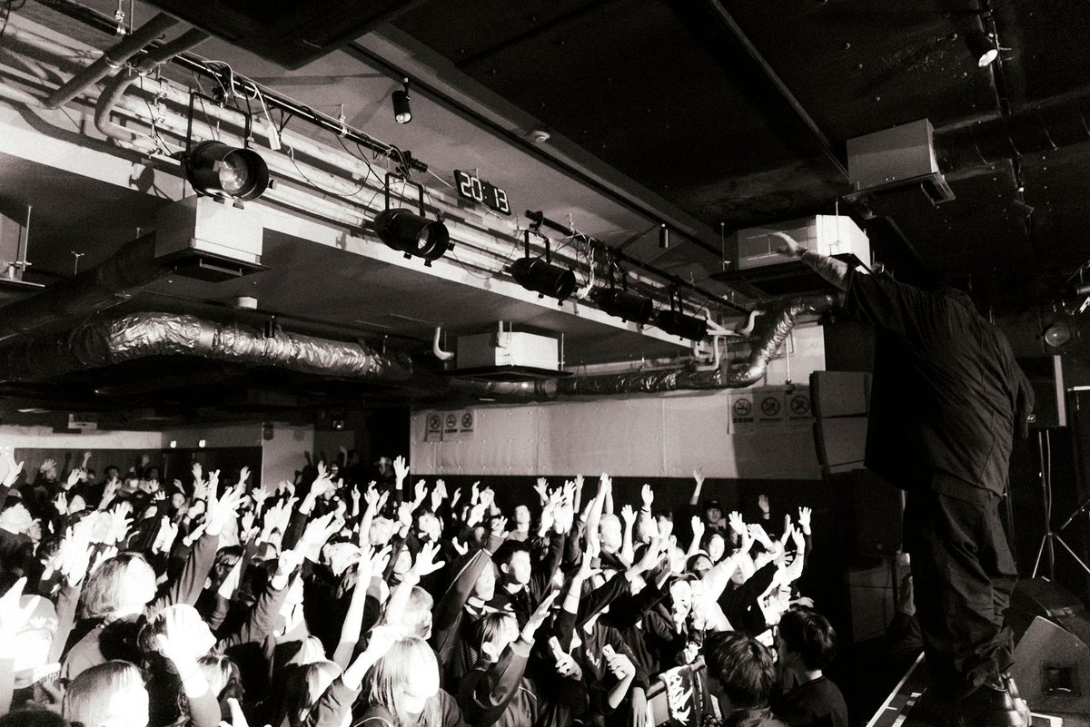 昨日は夢が叶った一日でした。

これ以上ない最高のミュージシャンとバンドが支えてくれて、本当に心強かったです。

雰囲気も最高で、オーディエンスも最高で…人生のすべてがひとつの瞬間につながったような感覚でした。

ありがとう、名古屋。