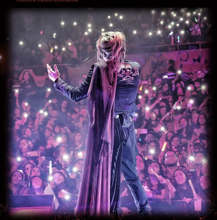 more gackt in purple light pics please