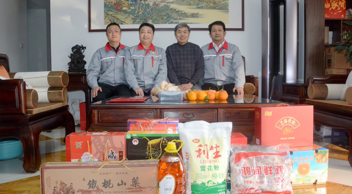 SLR_1965's tweet image. 📷The Shenli Rigging delegation made a special trip to visit and extend New Year's greetings to some retired veteran cadres, conveying the company's deep concern and care.
#shenlirigging #greetings #liftingrigging #corporateevents