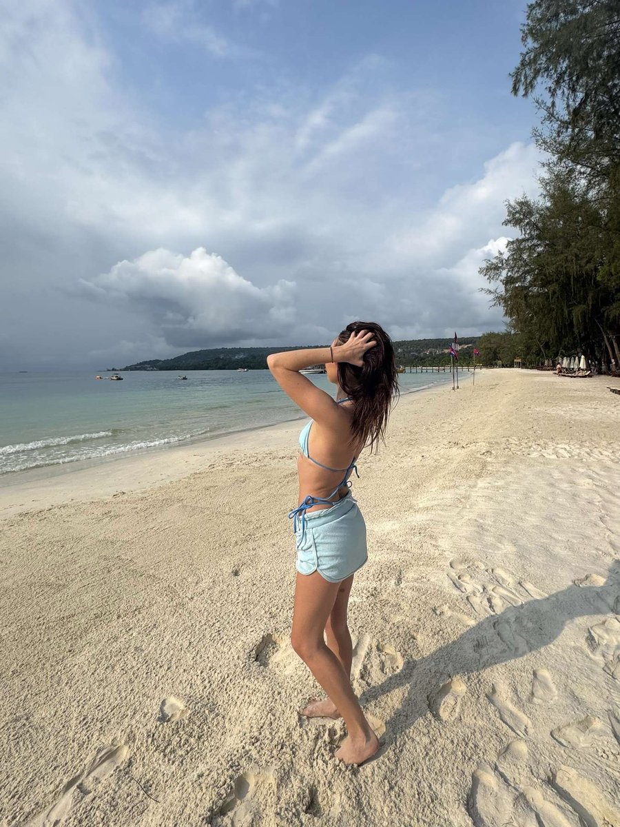 Had the best time exploring some islands! Now I’m getting ready for Bali. 

In other news, a good boy is bringing me his balls from Thailand this weekend! Love my life! 👠🥜