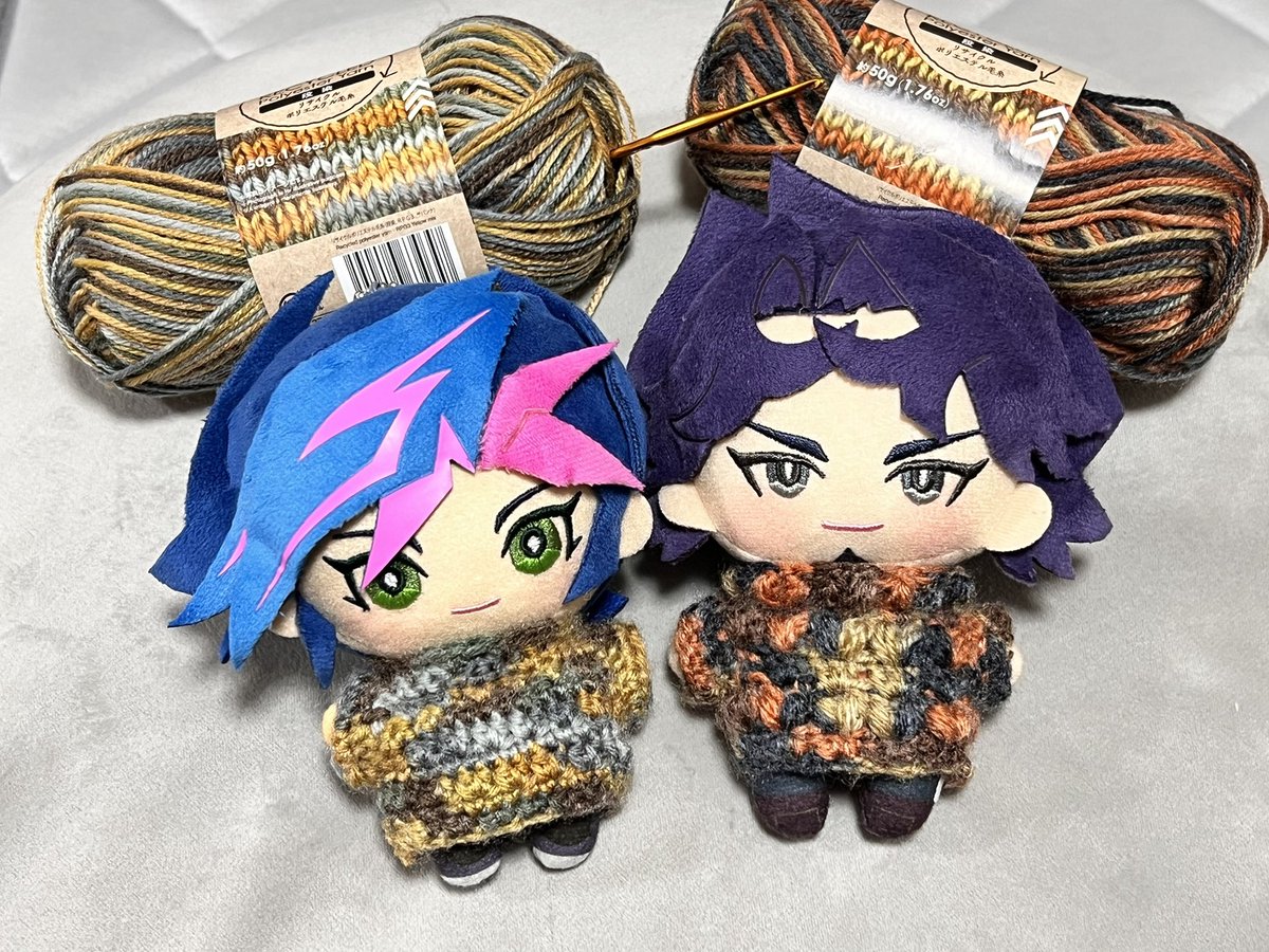 tamamiNote's tweet photo. VRAINS完走して脳破壊されてから 寒くなるとぬいちゃんたちにセーターを編んで温めようとする病を患う🧠💥
ゆーさくのおかげでかぎ編み上達した。 https://t.co/Sx6iuLc3H9