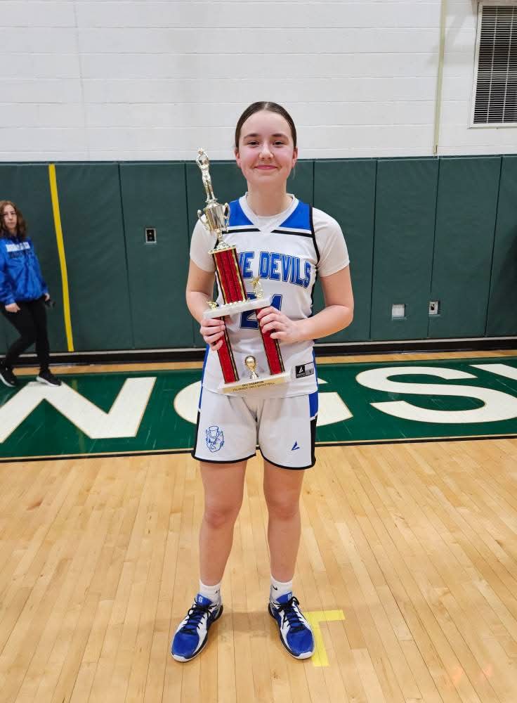 jeffsteving's tweet photo. Jocelyn Steving and the Brunswick Middle School 7th grade girls took home the GCC trophy today!  15-1 overall, 13-0 in conference play. @bwickgbb @MacBasketballUA     #macproud https://t.co/SVPBZRSzdA
