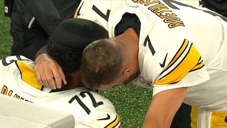 And watch how many of you soft JAGs, who thought my comment earlier was gonna bandwagon with the rest of those guys, and had the nerve to think I would ever turn my back on someone who literally held me during the most traumatic event in my life so far, go back and delete or