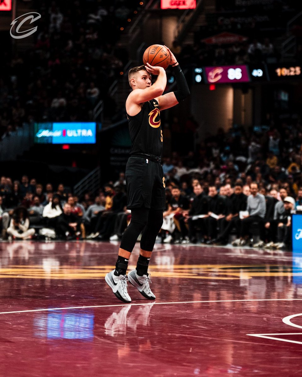 CAREER-HIGH PARA SAM MERRILL

32 PONTOS E CONTANDO!