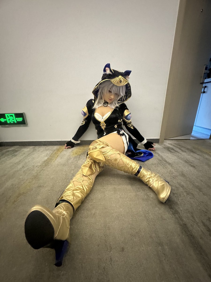 “汝将与贪婪同行，亦将亡于分文”
📷:<a href="/14900K/">墨晴Furry</a> 
#HonkaiStarRail #崩坏星穹铁道  #Cipher #miHoYo #skinsuit #皮モノ #crossdress #femalemasker #bodysuit #femalemask