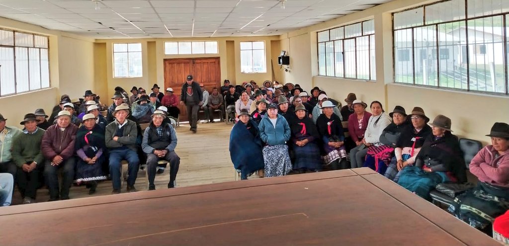 Agricultura_CZ6's tweet photo. #Cañar | En la Junta de Riego y Drenaje San José de Sigsihuayco, socializamos los proyectos #FOMENTO y #PRITEP, con el objetivo de informar a los productores y fortalecer compromisos para la ejecución de futuros proyectos en beneficio de 90 usuarios del sistema.
#ElNuevoEcuador https://t.co/7A4HXdYQ9U