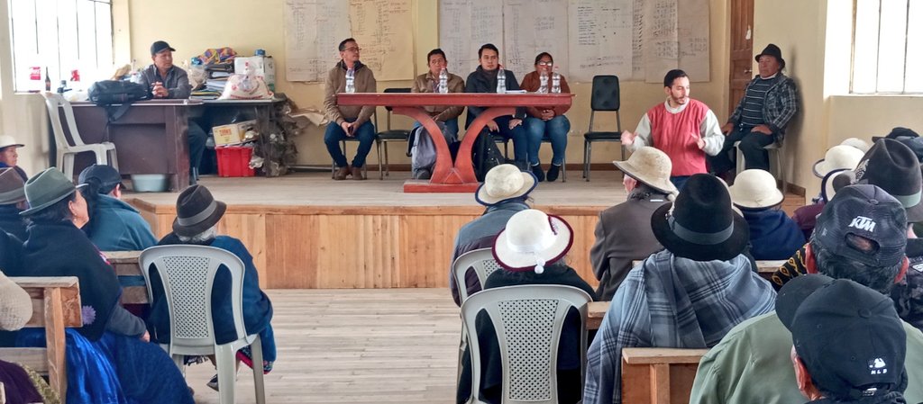Agricultura_CZ6's tweet photo. #Cañar | En la Junta de Riego y Drenaje San José de Sigsihuayco, socializamos los proyectos #FOMENTO y #PRITEP, con el objetivo de informar a los productores y fortalecer compromisos para la ejecución de futuros proyectos en beneficio de 90 usuarios del sistema.
#ElNuevoEcuador https://t.co/7A4HXdYQ9U