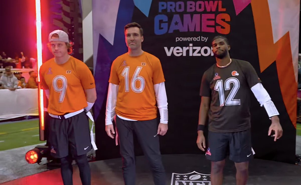 RundownSportsPC's tweet photo. Bro looks like a Dad taking his son and his friend to the game🤣 https://t.co/LAGMoX6R9V