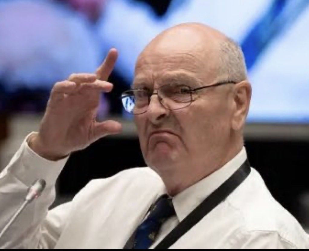 South Africa - This is what a dangerous foreigner looks like 👇🏼👇🏼👇🏼👇🏼👇🏼👇🏼

#paulosullivan #ADHOCcommitee
