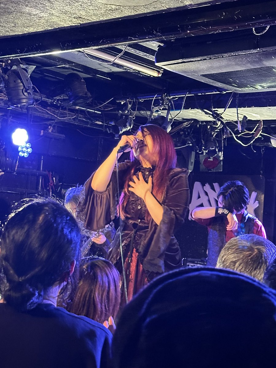 MuvTbDl51nxzoHi's tweet photo. #GhostCries
#PredatorsInShadowVol2
#新宿Antiknock
(2026.2.11) 柏に続く参戦。１曲目「Last Dhampir」でノックアウトしました。良い曲だナ〜！ https://t.co/9KnVSe4z10
