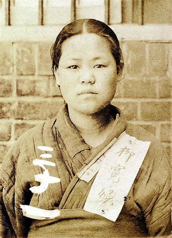 WRjCGqWGGzC77G's tweet photo. you're so unrecognizable from your ancestors, this isnt the flex you think it is.

rewriting history with your k-dramas https://t.co/ZIAOQNrNyg