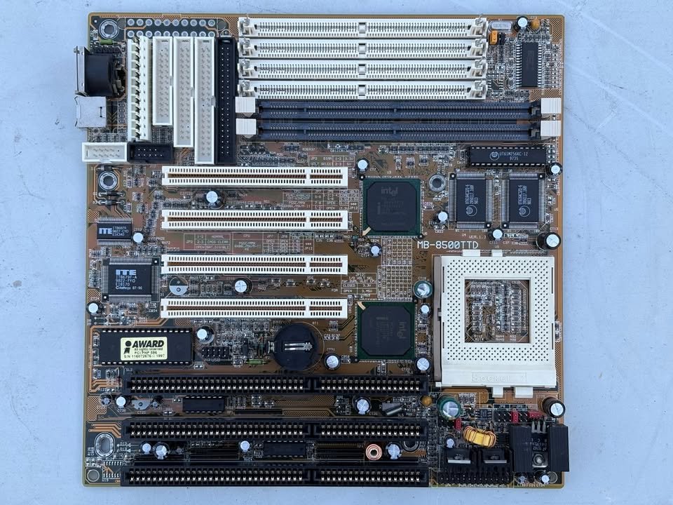 AlphaFox tweet media