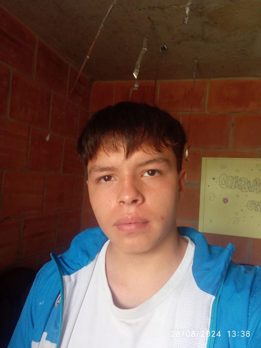 #ServicioSocial | Daniel Felipe Contreras, de 21 años, desapareció el pasado 24 de enero en el sector de Bosa Porvenir. Su familia pide ayuda para encontrarlo pues padece de trastornos esquizofrenia.