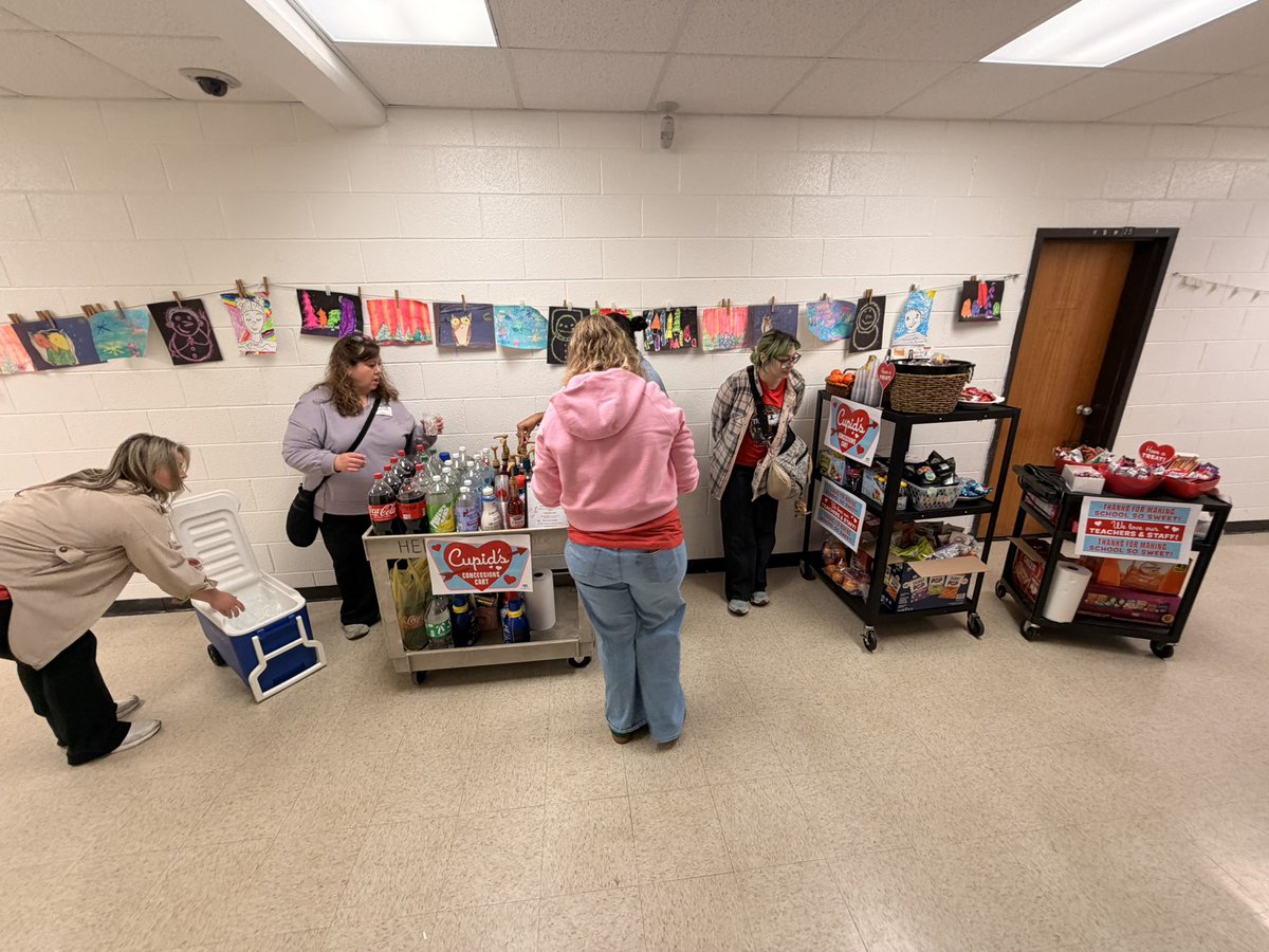 SHEtigertales's tweet photo. Dirty sodas + a snack cart + the best parents = a VERY happy staff 🥤🐯 Our Tiger Tribe came through today! Thank you for always taking care of us!
#SHEtales https://t.co/uvTAfduCky