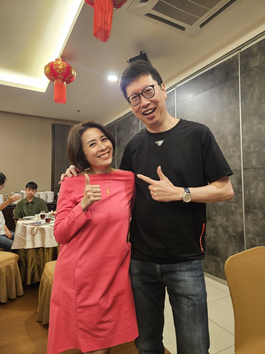 JaniferQueen's tweet photo. UWA alumni Chinese New Year 2026 Horse 🧧 dinner! Where graduate from 70s, 80s, 90s, millennium and as young as graduated year 2024. https://t.co/R8UK7HfNeX