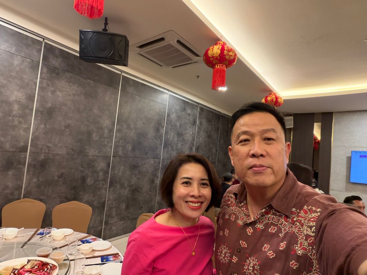 JaniferQueen's tweet photo. UWA alumni Chinese New Year 2026 Horse 🧧 dinner! Where graduate from 70s, 80s, 90s, millennium and as young as graduated year 2024. https://t.co/R8UK7HfNeX