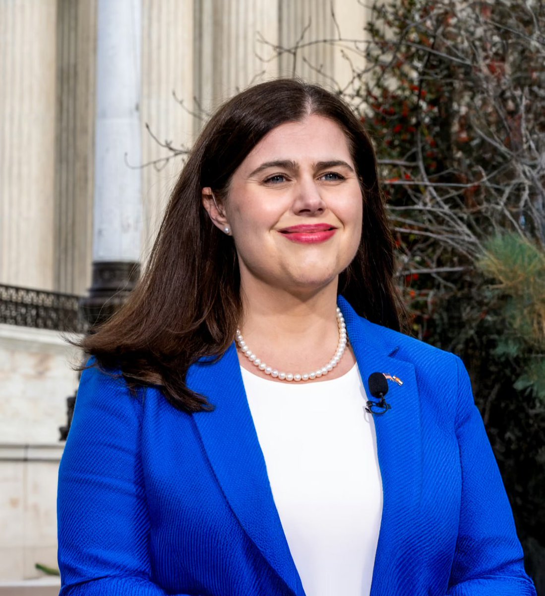 Do you think Trump’s DOJ should Prosecute Jena Griswold for leaking Voting Machine passwords ?

A. Huge Yes
B. No

IF Yes, Give me a THUMBS-UP👍!!