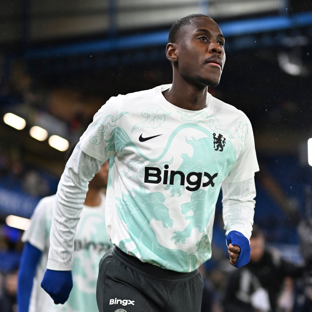 BingXOfficial's tweet photo. The @chelseafc Lunar New Year kit debut? Way too clean. 

#TrainedOnGreatness #BingXCFC