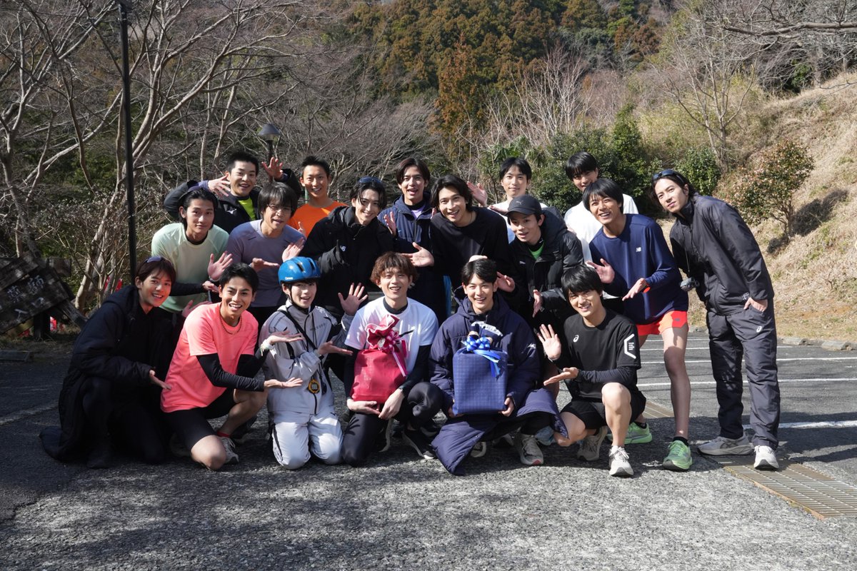 orehako_ntv's tweet photo. †°｡𝑯𝑨𝑷𝑷𝒀 𝑩𝑰𝑹𝑻𝑯𝑫𝑨𝒀｡°†

本日は、青葉隼斗役
小林虎之介さんのお誕生日🎂
おめでとうございます！

実は、水沢くんのお誕生日の日に
虎さんのお誕生日もお祝いしました！
素敵な一年になりますように✨

#俺たちの箱根駅伝
#オレハコ
🍂2026年10月放送スタート🍂 https://t.co/fMtDCapUEL